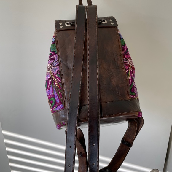 Women’s leather backpack - Picture 2 of 3